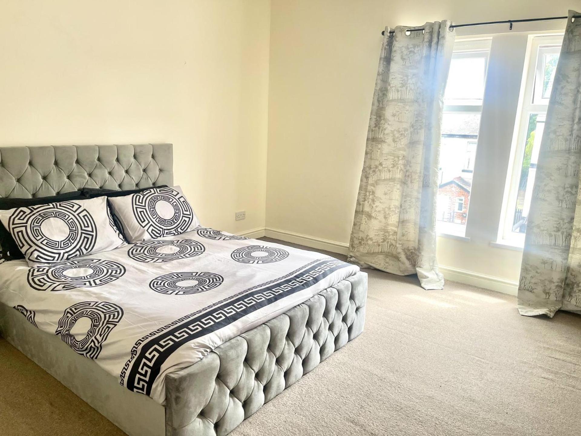 Stylish 1-Bed Apt - Sleeps 4 - Parking - Wifi Μάντσεστερ Εξωτερικό φωτογραφία
