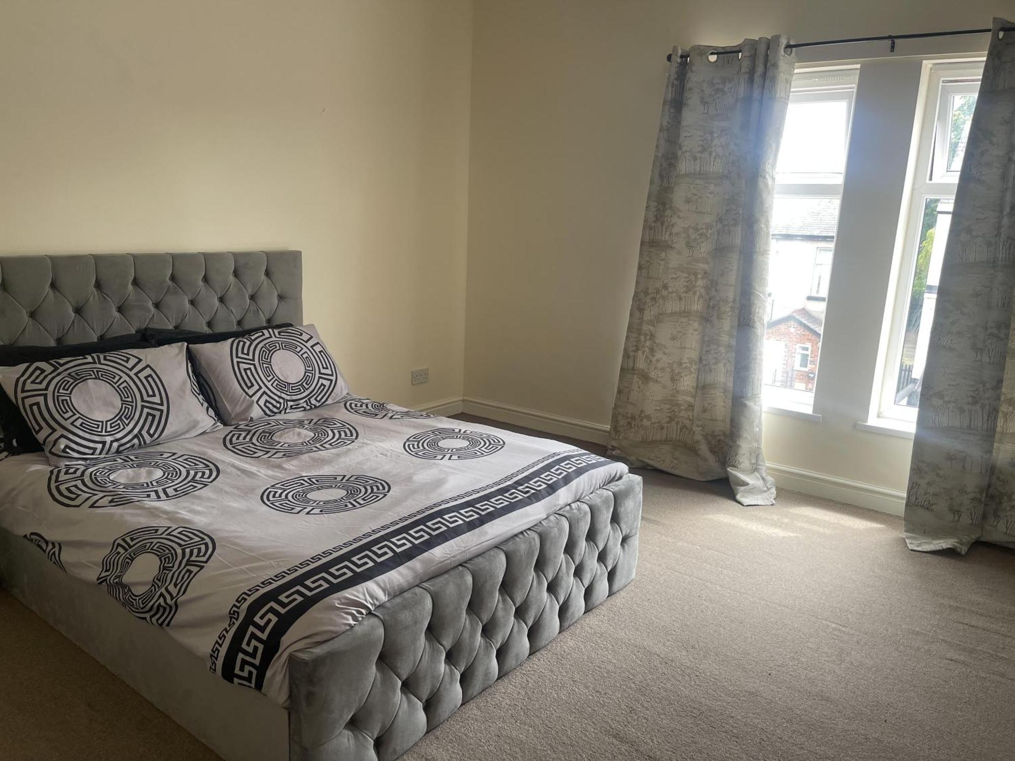 Stylish 1-Bed Apt - Sleeps 4 - Parking - Wifi Μάντσεστερ Εξωτερικό φωτογραφία