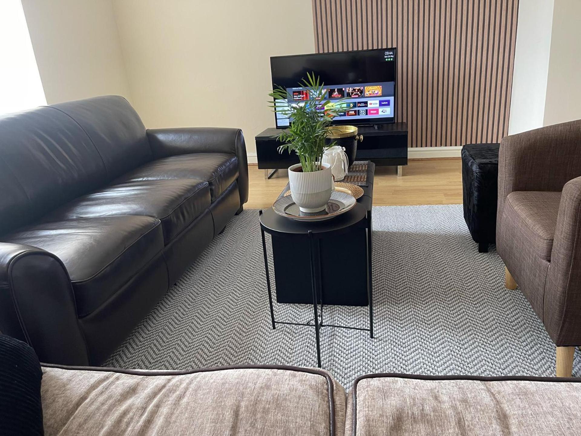 Stylish 1-Bed Apt - Sleeps 4 - Parking - Wifi Μάντσεστερ Εξωτερικό φωτογραφία